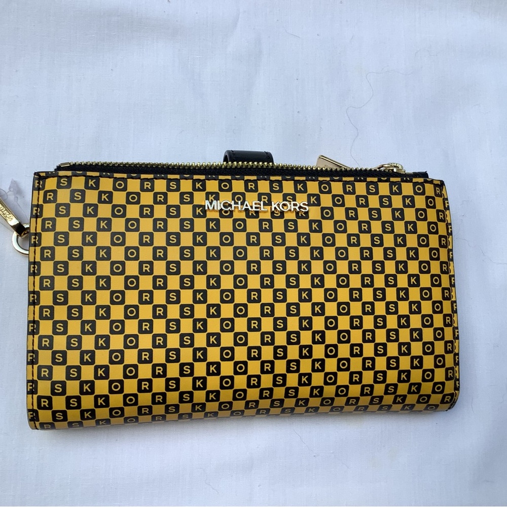 Michael Kors Wristlet